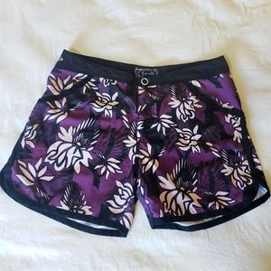 Oakley women board shorts